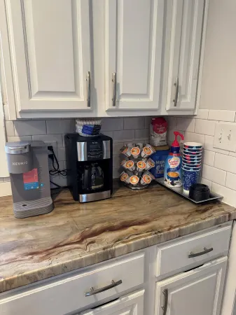 Near Wsu:  Bumper Pool and Fire Pit!  Hosted by Homes by Cnj