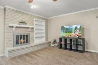 Charming 3-bedroom house central to everything in Edmond and handy to OKC Hoteles cerca de University of Central Oklahoma