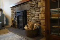 Charming,  cosy cottage. Family and dog friendly.