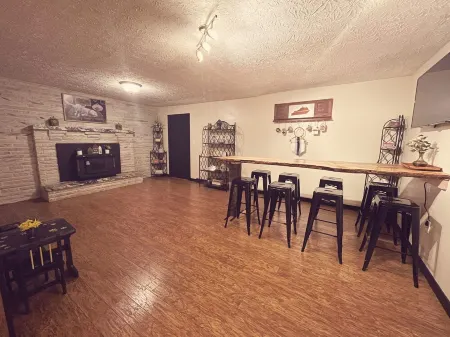 Morning View Ranch- Red River Gorge- Indoor Pool open March-Nov. Pet friendly.