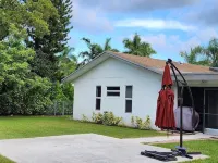 Private Apartment Miami Kendall near Zoo, The Falls Mall, and Miami Dade College Hotels in Kendall