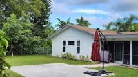 Private Apartment Miami Kendall near Zoo, The Falls Mall, and Miami Dade College