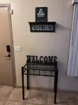 Pool home in Phoenix Retreat close to everything! Hotels in Maryvale
