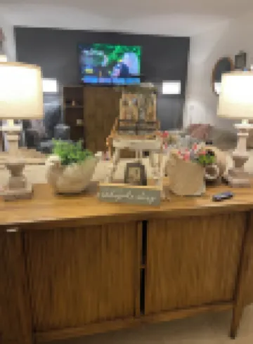 The Lazy Cow Inn  Sleeps 9+