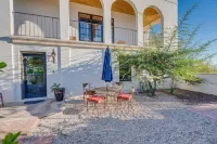 Foothills Luxury Casita with Private Pickleball Court Speedway附近的飯店