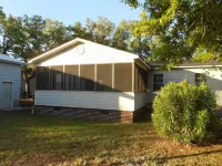 Quiet 3 bedroom, 2 Bath Home located within 1/2 mile of ferry to Cape Lookout