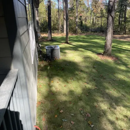 New Cabin in woods at pickwick.  3 BR 2 bath,  near Stateline ramp & state park