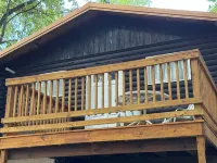 Nice log cabin on back country road with peace, quiet and the amenities of home