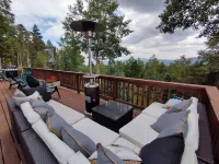 Secluded Mountain Getaway with Million Dollar Views, Pet Friendly - 4 ดาว