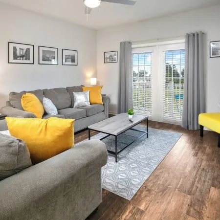 Spacious Extended Stay - Pool & Gym