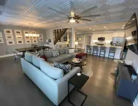 Downtown West Jefferson 3 bedroom apartment walking distance to everything.