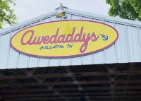 Old Hickory Lake RetreatShort walk to the water!!