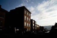 4 BD 2 BA Penthouse Historic Uptown Butte W/ Views