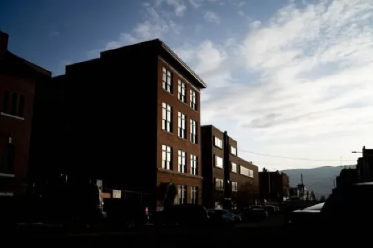 4 BD 2 BA Penthouse Historic Uptown Butte W/ Views