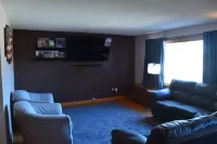 Spacious house with large yard in great location close to boat ramps. - 3-Star