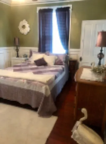 3B/1FB/Kitchen, Center of Town, The Cottage @ the Manor