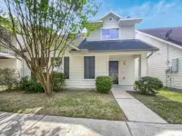 H&S Luxury Home with Pool Table 8 mi to IAH Hotels near National Museum of Funeral History