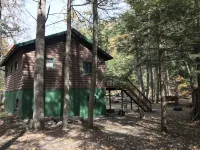 Creekside cabin home ENJOY PEACE/BEAUTY in LUXURY with quality bedding&MUCH MORE