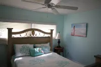 Fishing Cottage on the Indian River Lagoon 2 miles from the Ocean and Beaches
