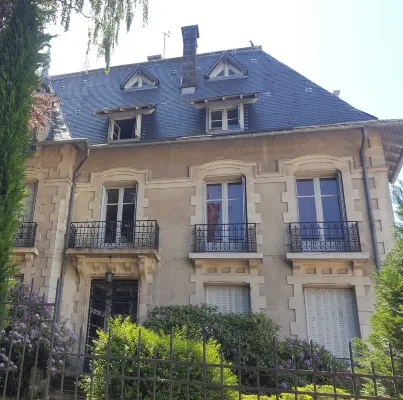 Très bel Appartement Dans une Villa Typique du Patrimoine Thermal