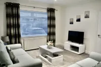 Great views to one of Scotland's biggest tourist attractions, Wallace Monument.