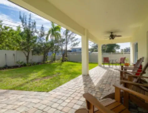 Bahama Breeze Retreat