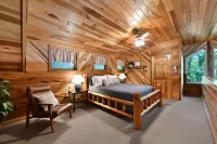 Cozy Couples Cabin! Hidden in the Woods of Hocking Hills! - Alppimaja