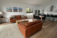 HORIZON at BINALONG BAY Have fun with the whole family at this new beach house.