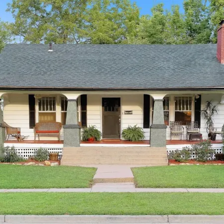 The Historic Chestnut House