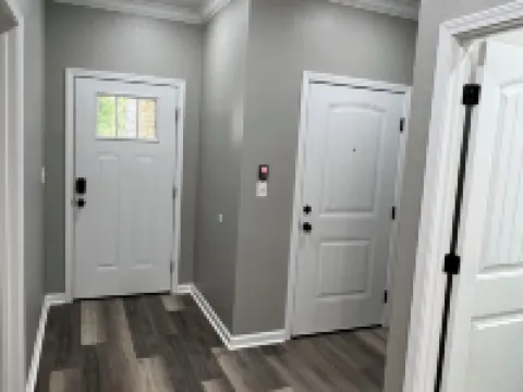 High N Heber /Brand new 4 bedroom 2.5 bath 2 car garage/washer & dryer available Hotels in Heber Township