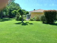 Maison de Campagne Dans un Cadre Verdoyant Arboré de Chènes Centenaires