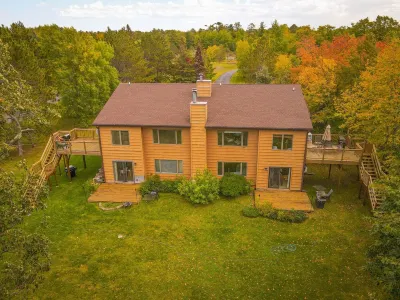 Breezy Hills - Unit 1; Lake Bemidji, King bd, Kayaks, PB Trail! Các khách sạn gần Bemidji State University