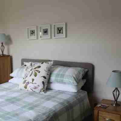 Licence No: MO-00672-F  Stb  Large Property & Garden, Sleeps 8. Free WiFi Rooms