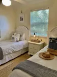 Island Paradise: Steps to Private Gulf Beaches, Pools, Hot Tub & Golf Cart ALL