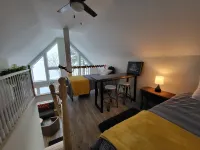 NEW Build-Lake Champlain Waterfront: Year-round, Kayaks, Firepit, Sunsets, W/D