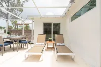 BEAUTIFUL Beach Home in NAPLES ONLY 4 miles away from the beach!