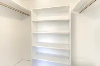 Charming, quiet, central condo, sleeps up to 6