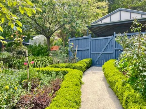 Large Cottage - Heart of Olinda - Old Police station Hotels in Mount Dandenong