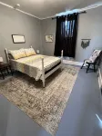 Charming newly remodeled 1890’s, 3bd, 1Ba Downtown Bedford Loft