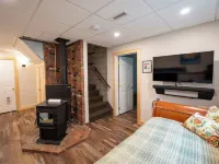 Private Brookside Getaway Hoteles en Plymouth