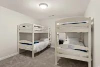 NEW! Lakehouse Retreat near Clemson