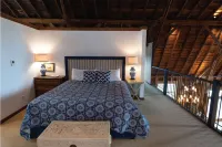 Beautiful modern rustic barn located near state parks and Chain o Lakes. Отели в г. 