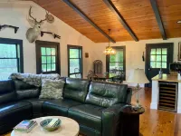 Beautiful mountain cabin with great views