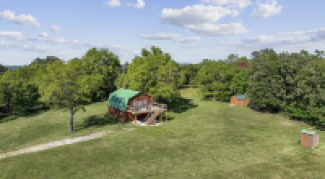 Cozy Posy Cabin - Mountain Top Cabin on 18 acres!