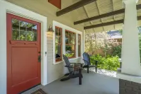 Historic Craftsman Bungalow, Just Steps to Downtown ~HOT TUB!~