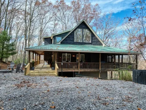 Cozy Cabin with Hot Tub in Blue Ridge Mountains Hotels in Union County
