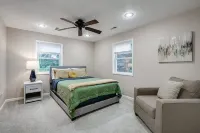 Huge Cozy Modern Luxury Home at Notre Dame