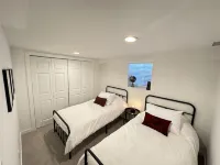 Cozy 3Br Home with AC, Hot Tub & Walkable Restaurants