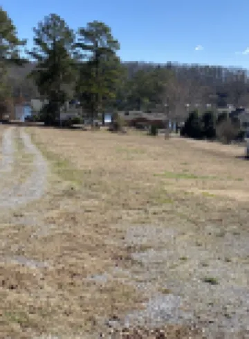 Quiet fishing cottage with lake view. 2 BR/2BA<br> “come catch some memories”
