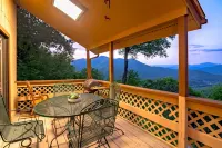 Breathtaking views @ 4,020 ft. Remodeled cabin. Sleeps 12